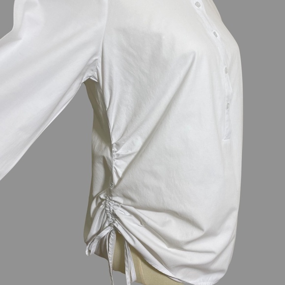 18 Centimeters Classic White Button Down with Cinched Side Size Medium - Picture 5 of 12